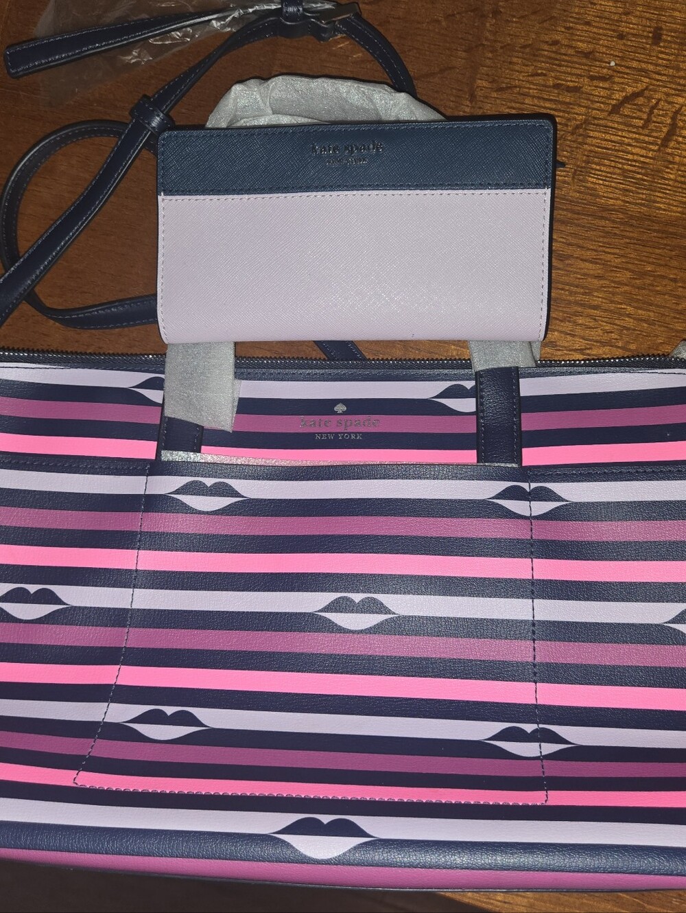 Kate Spade Stripe Lip Purse And Wallet